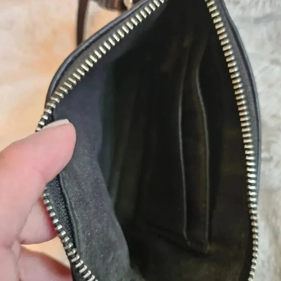 Coach Leather Corner Zip Wristlet Coin Purse Black Pebbled Leather Latch Clasp - Picture 3 of 5